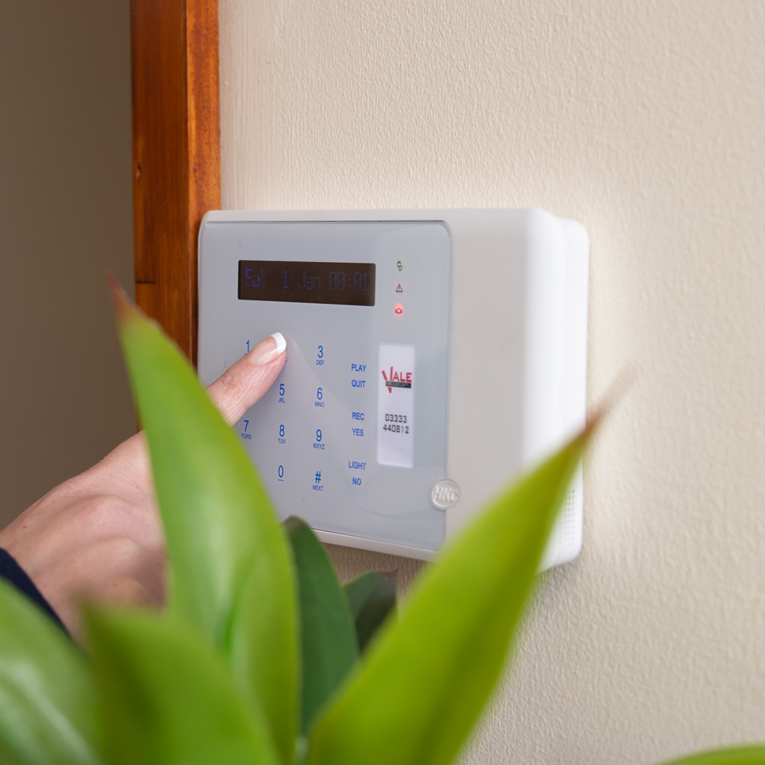 Intruder alarm control panel